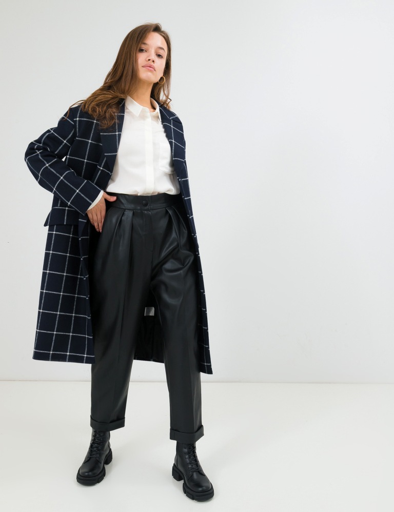 Пальто Гала в клітинку синьо-білого кольору на утепленні