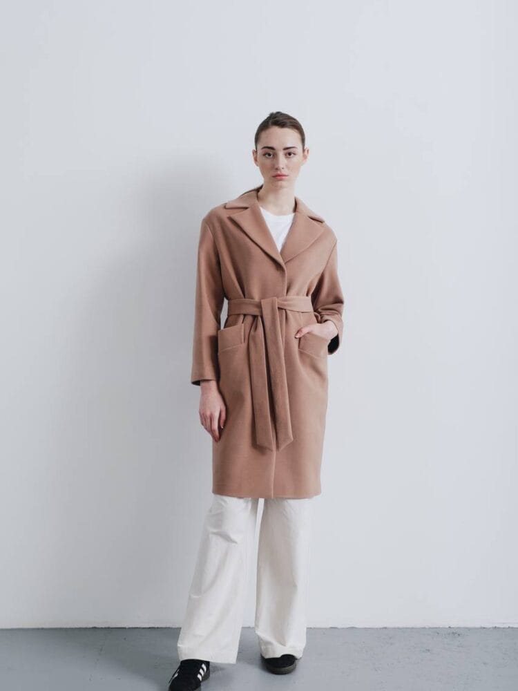 Gloria coat in beige color
