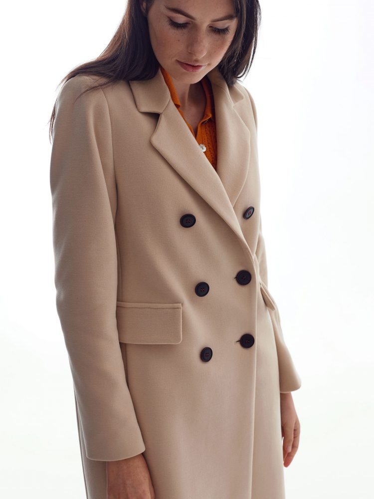 Paris coat in ecru color