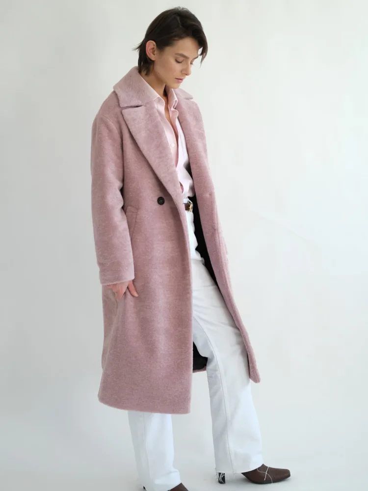 Пальто Данія пудрового кольору на утепленні