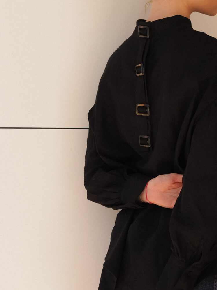 Blouse Evelyn in black color