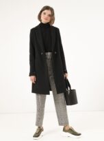 Berberi coat in black color