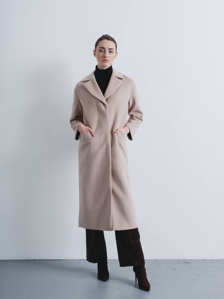Henry coat in beige color