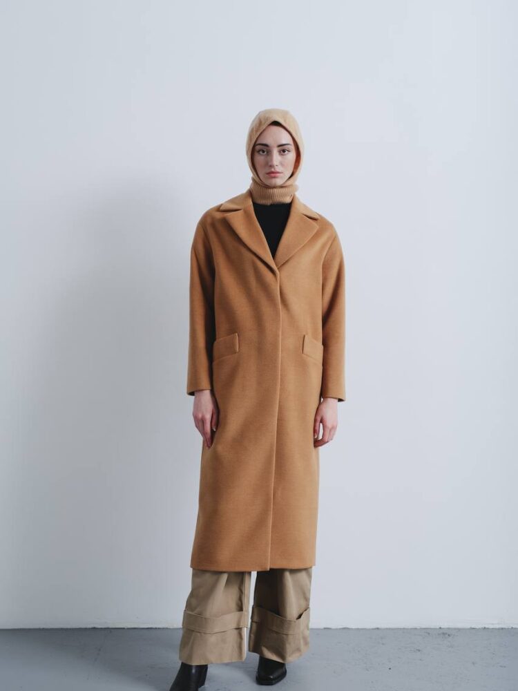 Henry coat in camel color