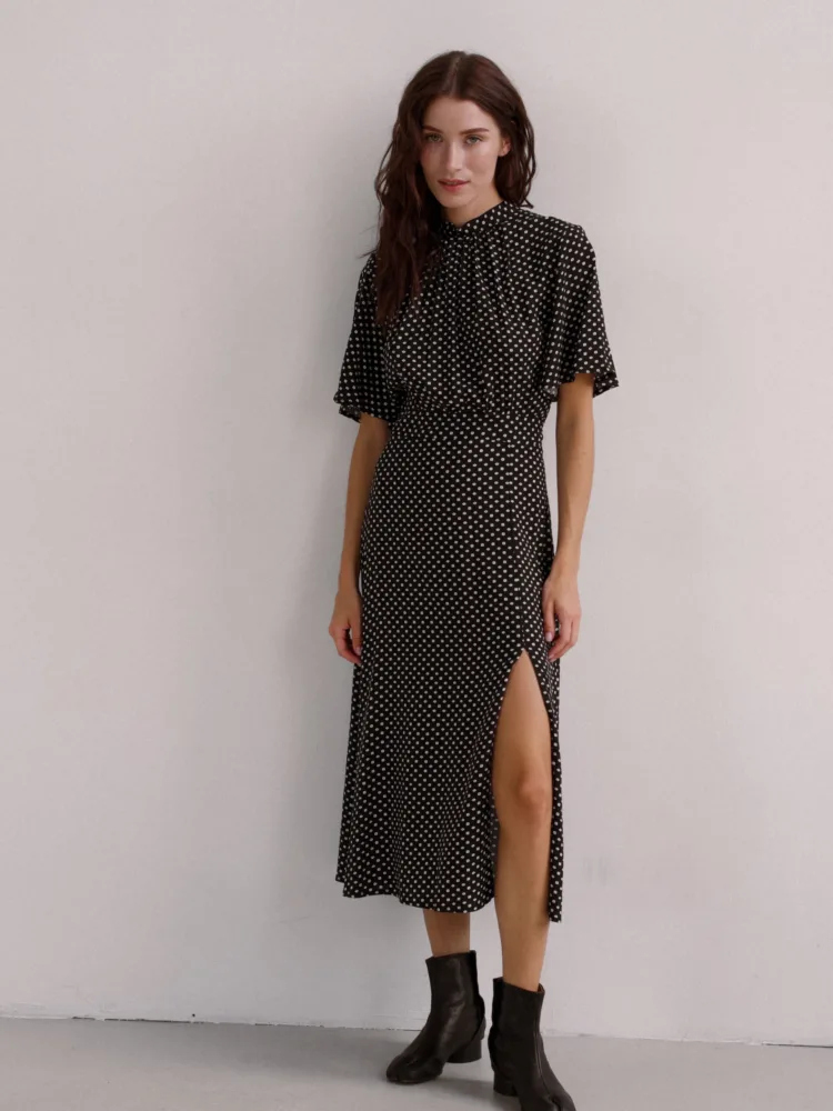 Tiana dress in black color