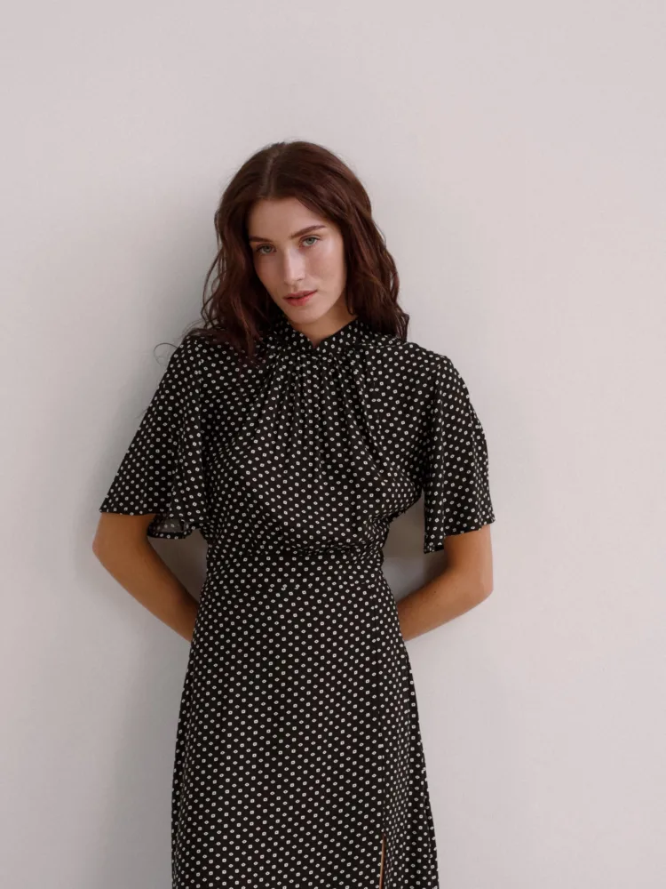 Tiana dress in black color