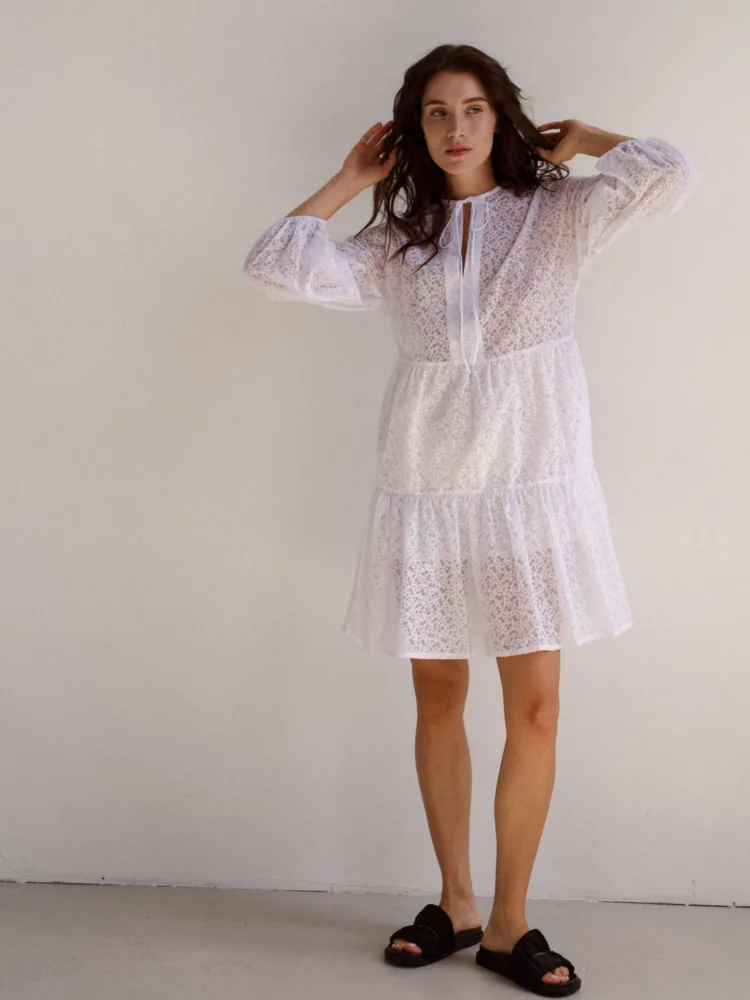 Dress Flower in white color