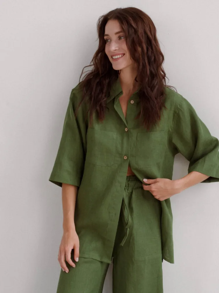 Pandora linen suit in green color