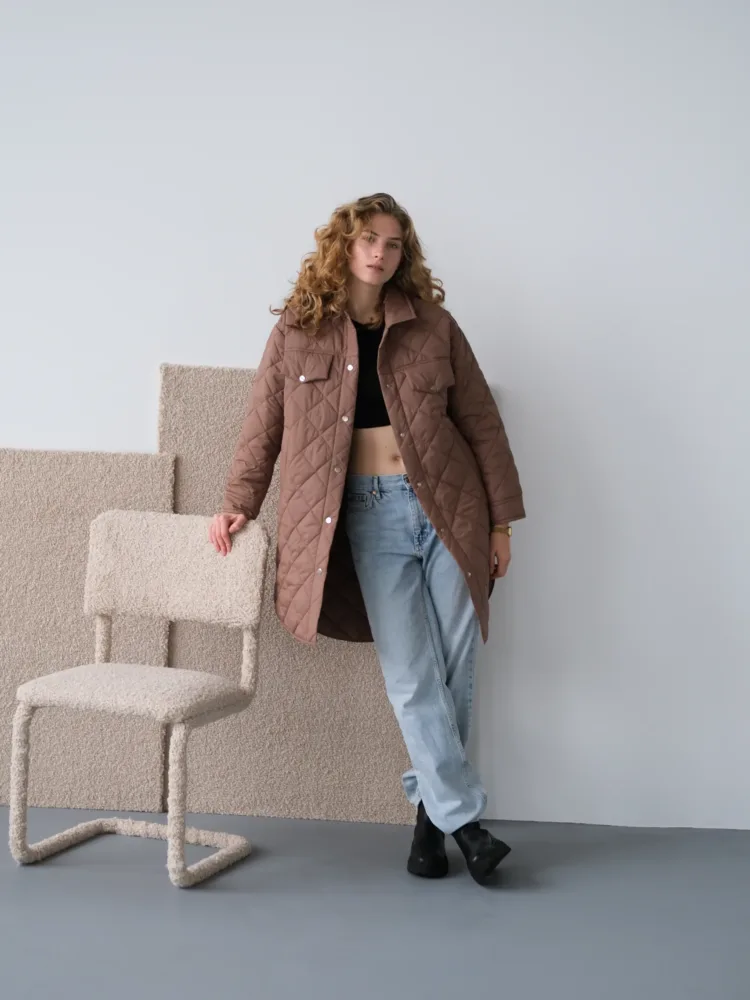 Пальто-сорочка кольору кемел