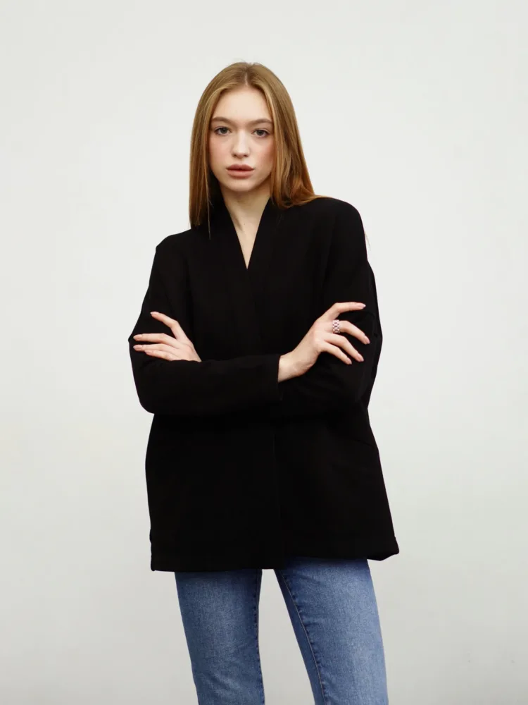 Cardigan made of three-strand knitwear in black