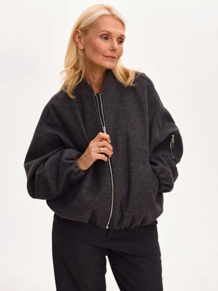 (Копія)(Копія)(Копія)(Копія)(Копія)Gala coat in graphite color with insulation