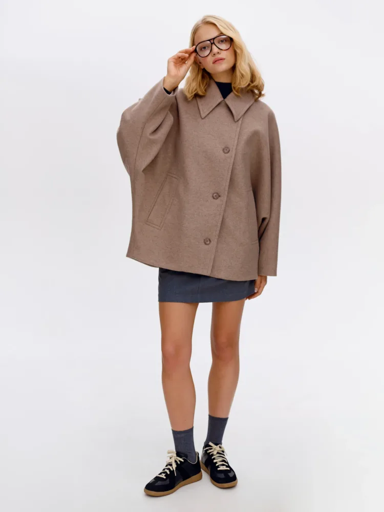 Boucle "Ann" short coat mod. B024 made of beige wool and semi-wool