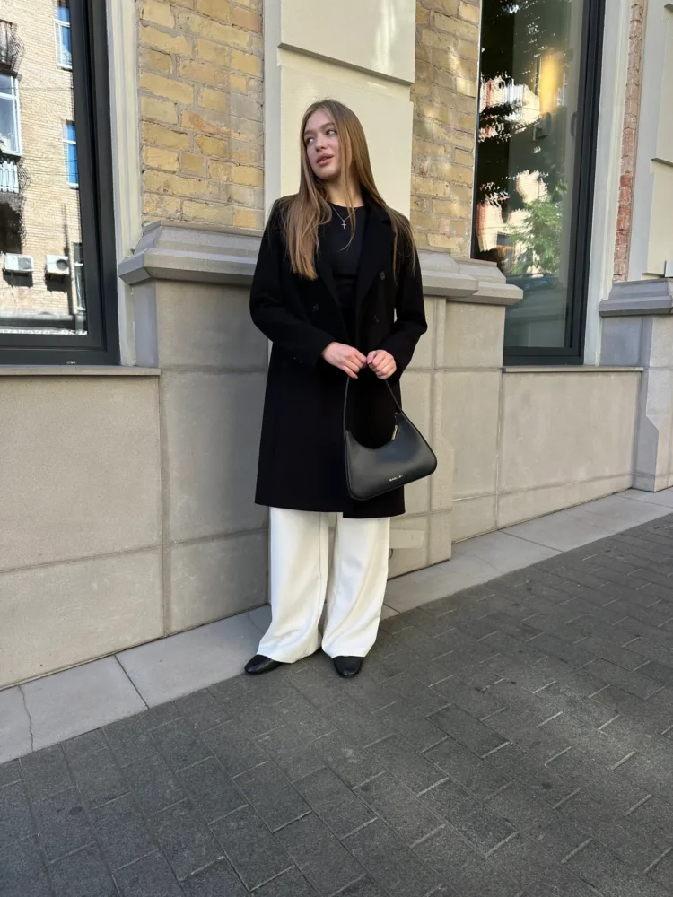 Пальто Урсула мод. 054 чорного кольору