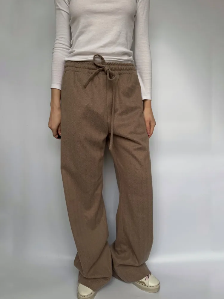 Штани жіночі теплі мод. 4032 бежевого кольору