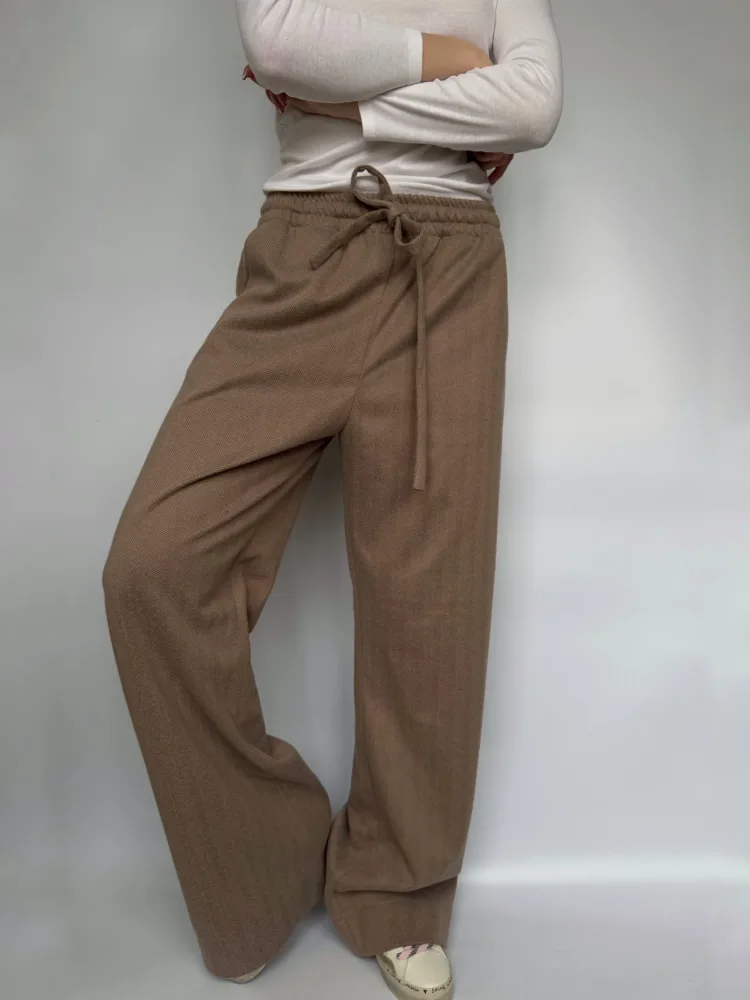 Штани жіночі теплі мод. 4032 бежевого кольору