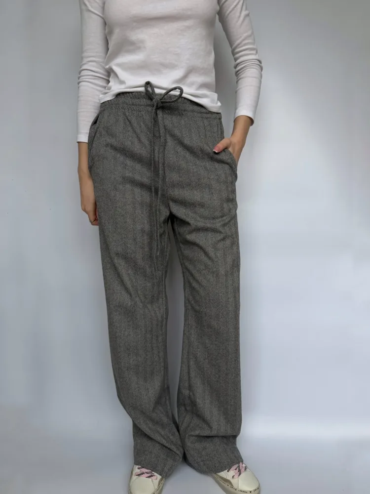 Штани жіночі теплі мод. 4032 сірого кольору