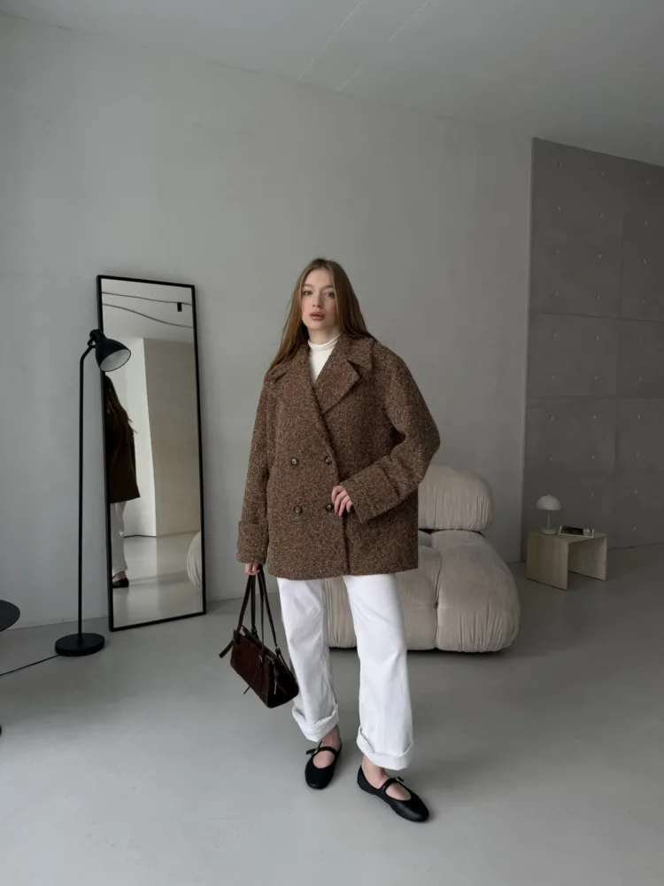Пальто Boucle коротке двобортне мод. 003 коричневого кольору