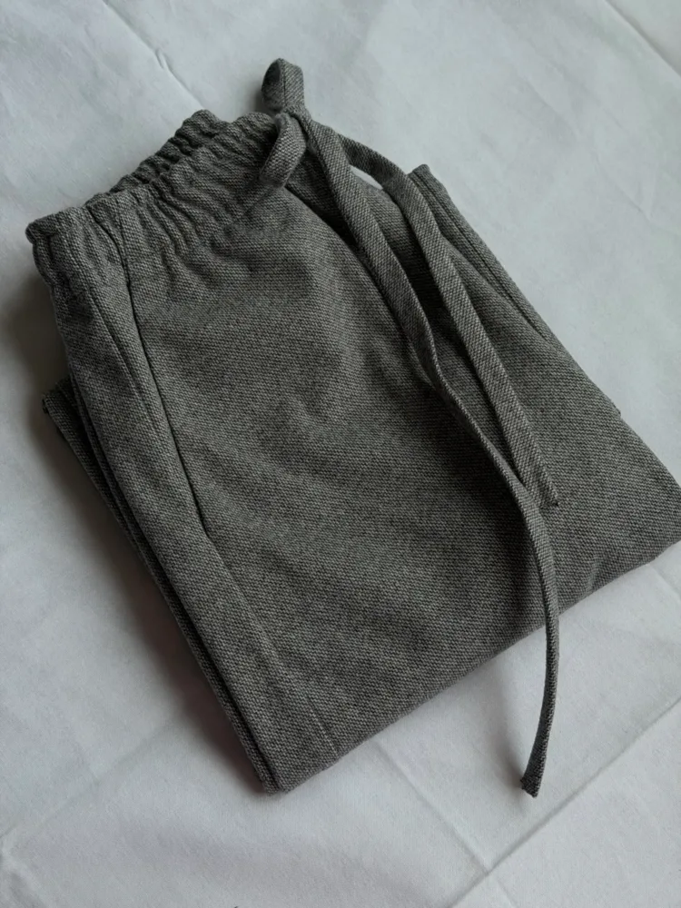 Штани жіночі теплі мод. 4032 сірого меланжевого кольору