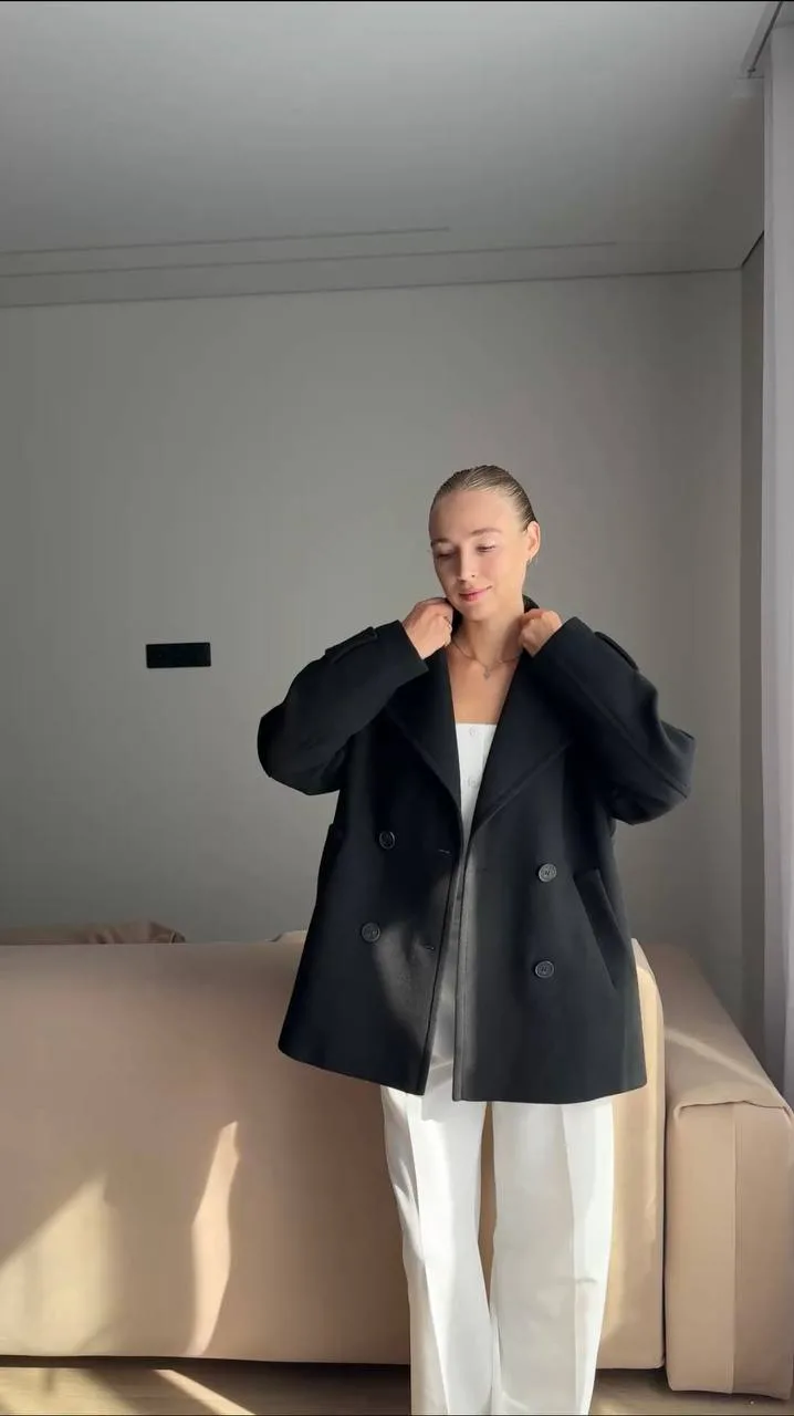 Пальто Boucle коротке двобортне мод. 003 чорного кольору